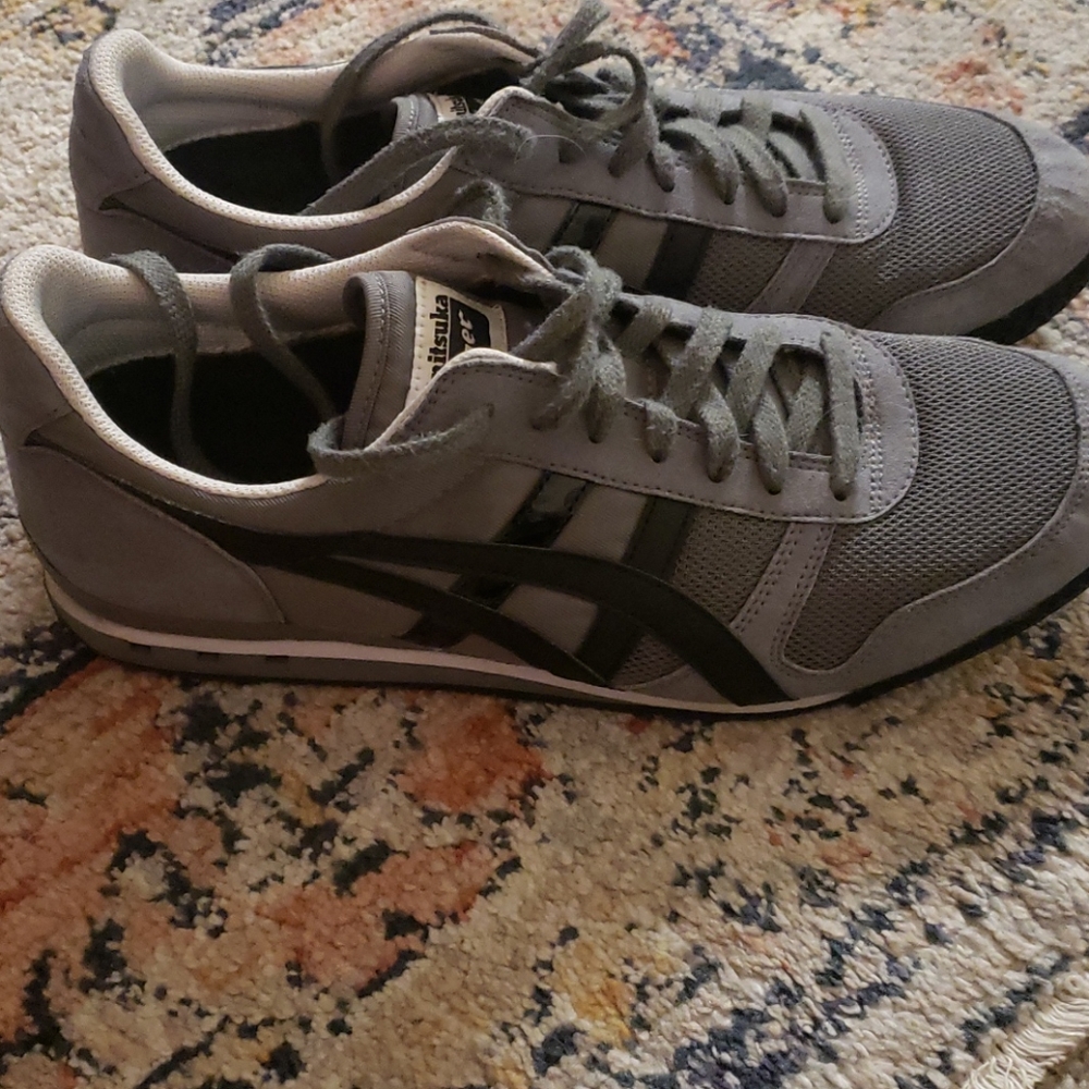 ONITSUKA TIGER ASICS MENS SHOES! SIZE 10!